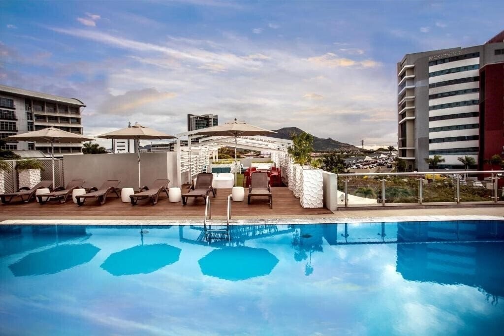 Картинка Hennessy Park Hotel 4*