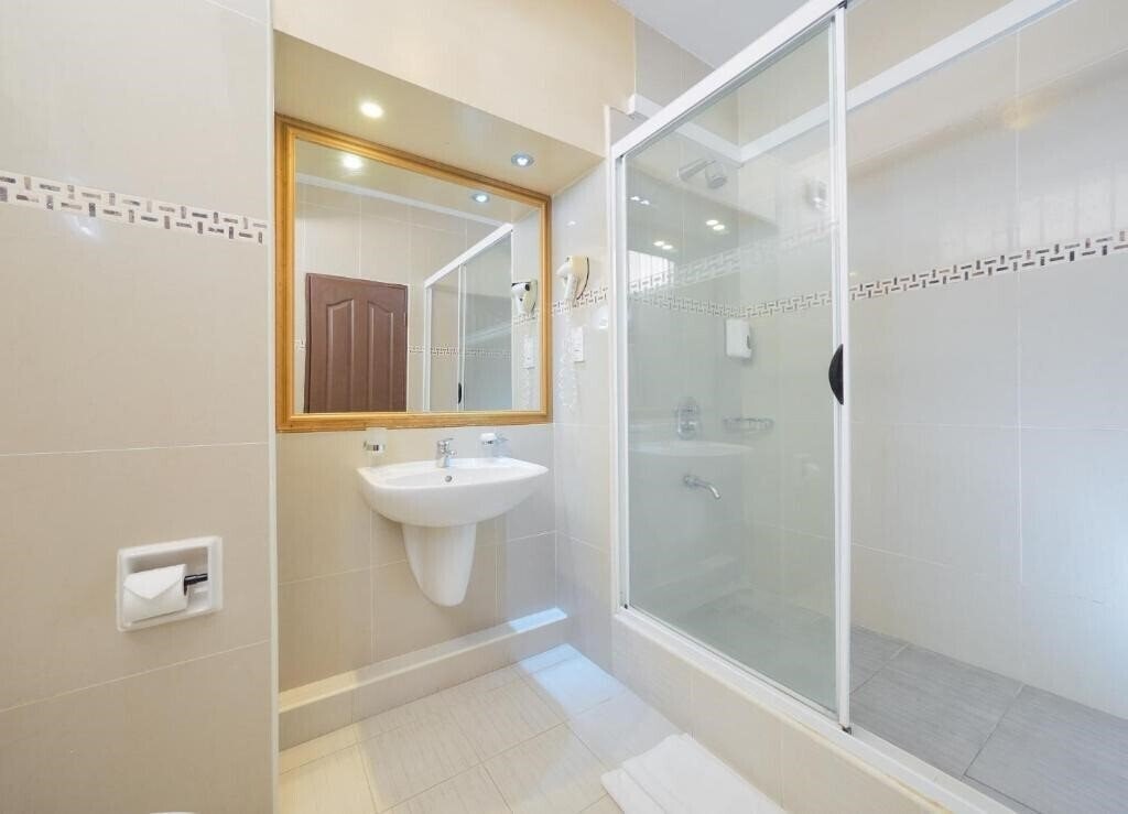 Фотография Gold Crest 3*