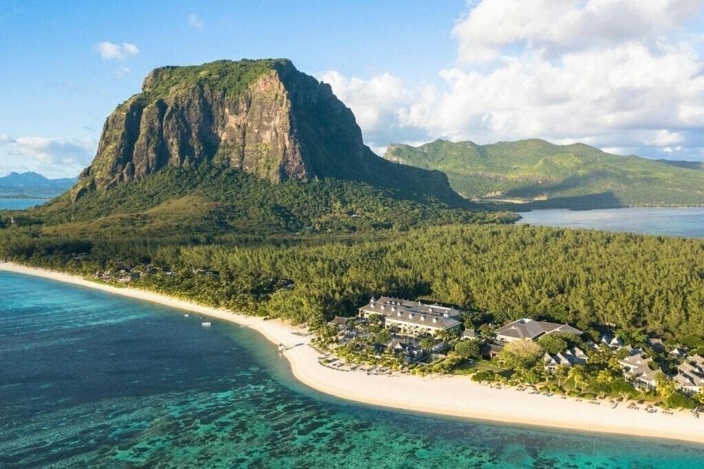 Готель The St. Regis Le Morne Resort 5*