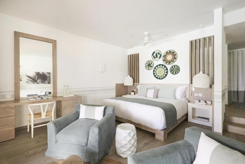 Фото LUX* Grand Gaube Resort & Villas 5*