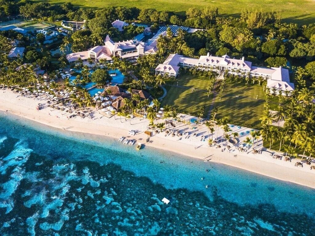 Готель Sugar Beach Resort 5*