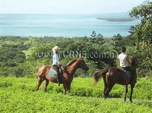 Готель The Bay 3*