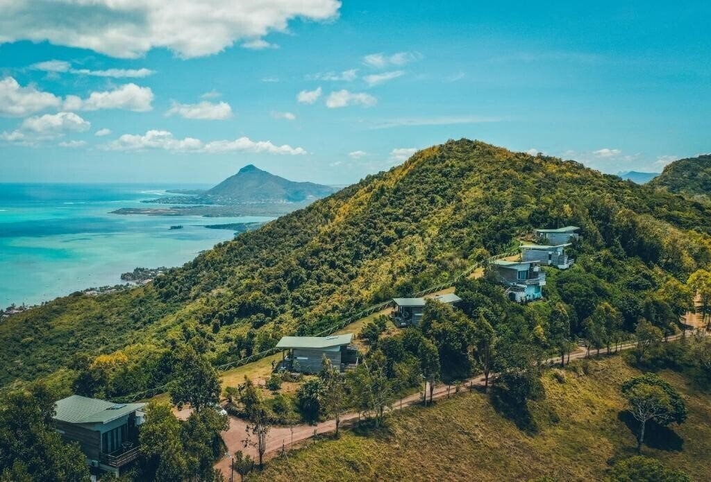 Отель Chalets Chamarel by Sea Resorts 4*