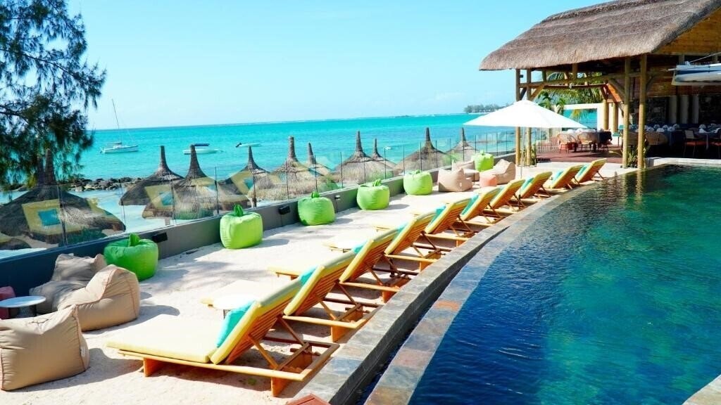 Отель Wonders Beach Boutique Hotel 5*