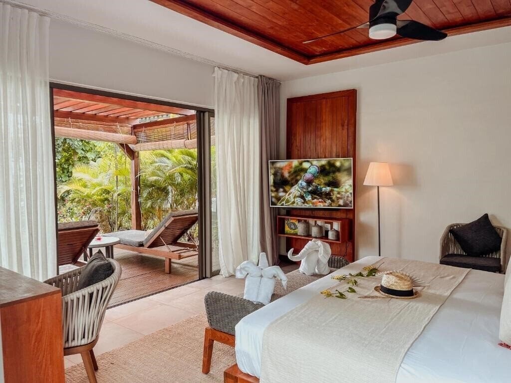 Фото Wonders Beach Boutique Hotel 5*