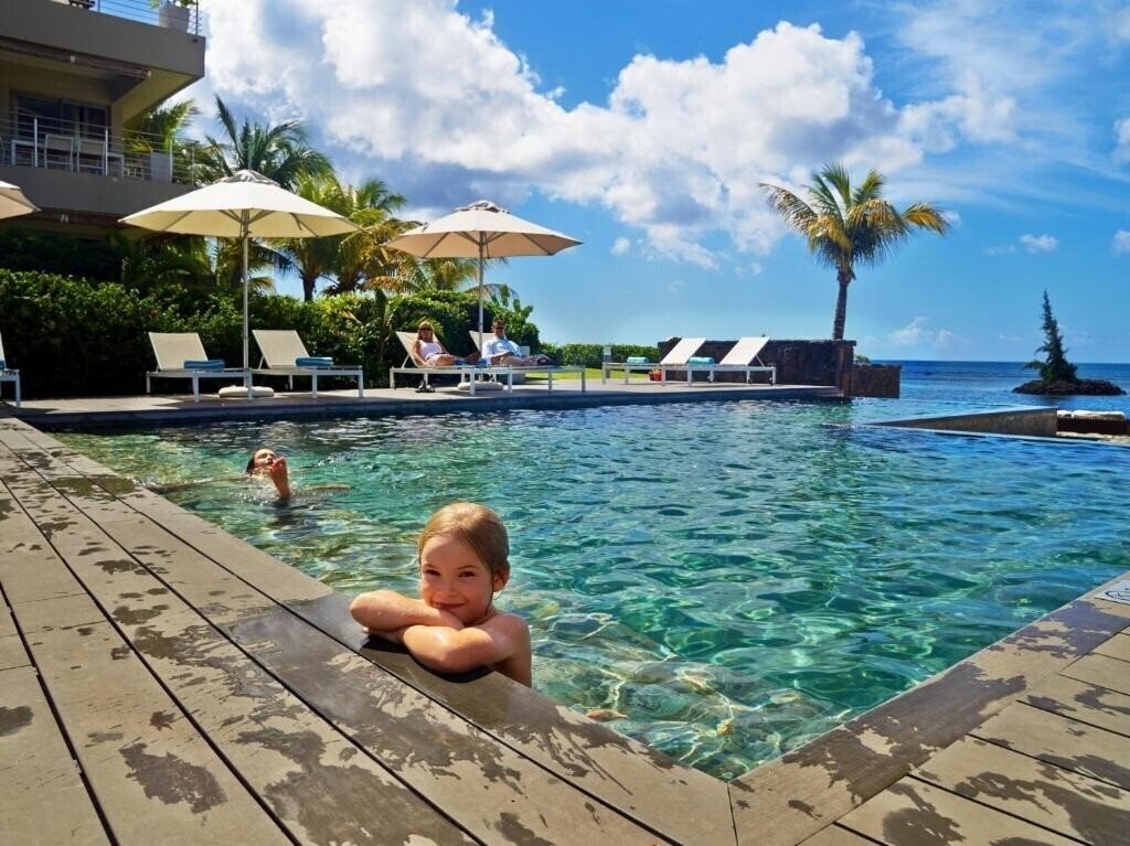 Фотография Bon Azur Beachfront Suites & Penthouses by LOV Mauritius 3*