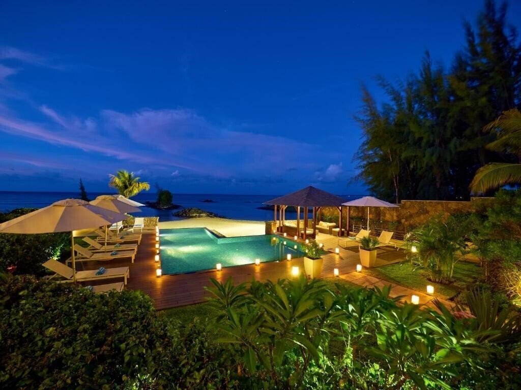 Фотография Bon Azur Beachfront Suites & Penthouses by LOV Mauritius 3*