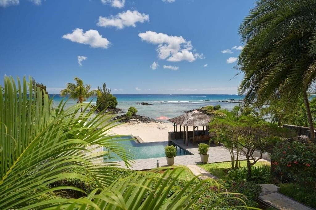 Картинка Bon Azur Beachfront Suites & Penthouses by LOV Mauritius 3*