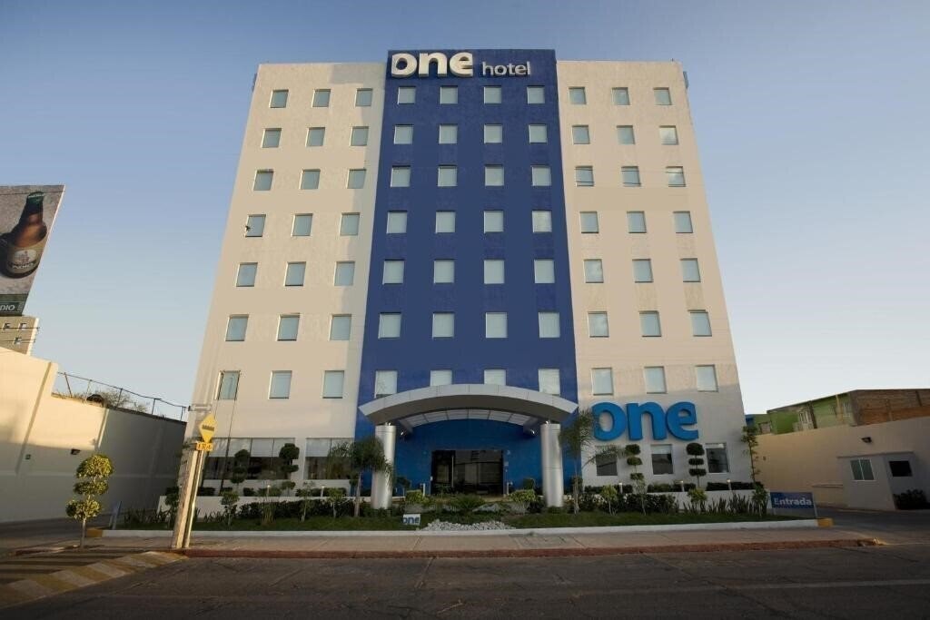 Фотографія One Aguascalientes San Marcos 3*