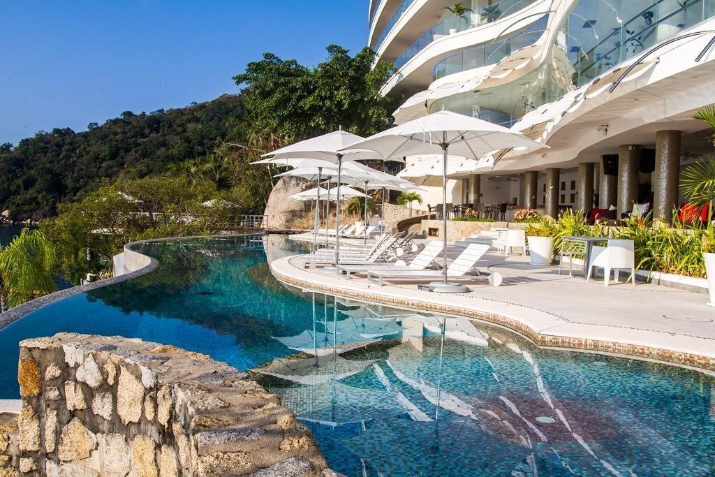 Отель B Pichilingue Acapulco 5*