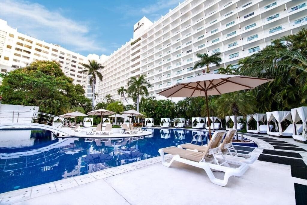 Готель Emporio Acapulco 3*