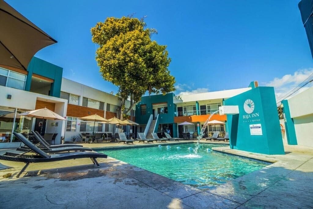 Отель Baja Inn Ensenada 4*