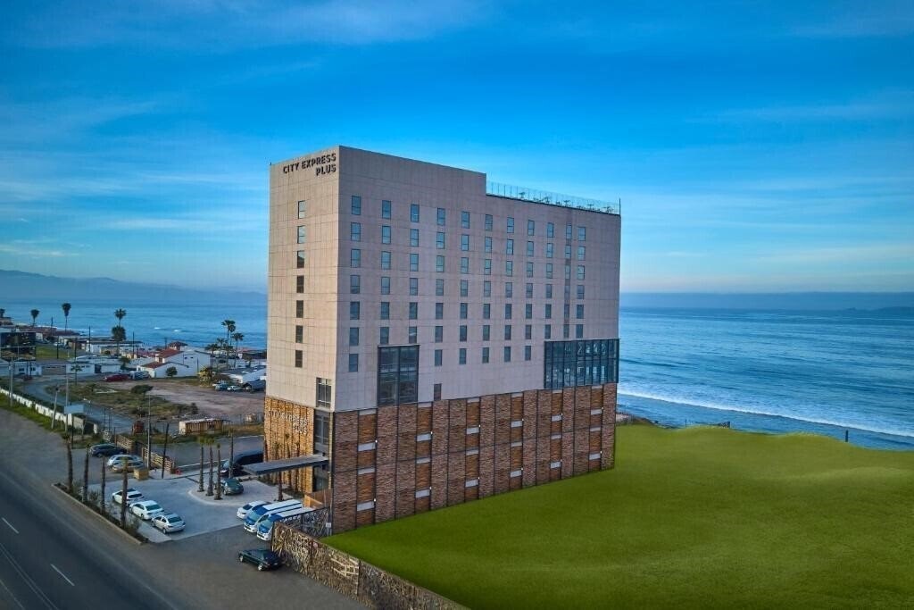 Готель City Express Plus by Marriott Ensenada 3*