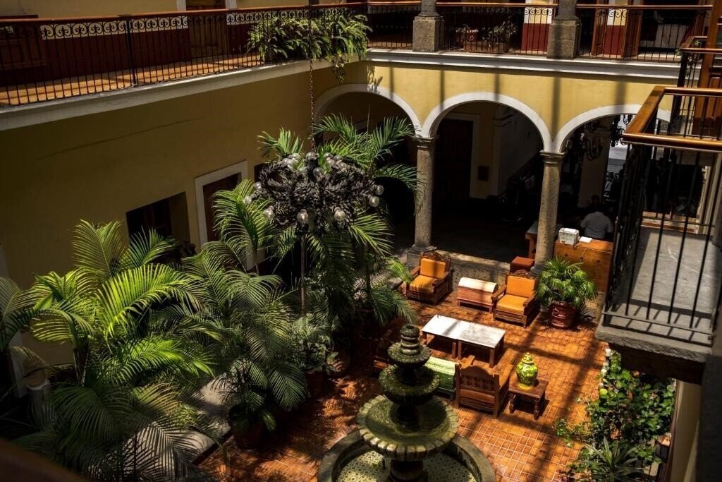 Готель San Francisco Plaza 3*