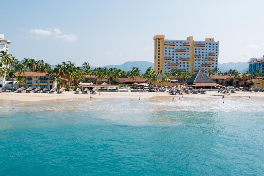 Готель Holiday Inn Resort Ixtapa 5*
