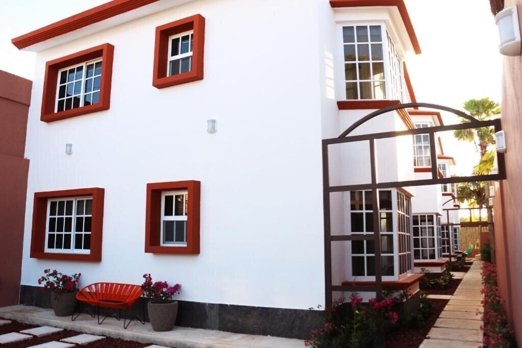 Отель Suites Lorens 3*