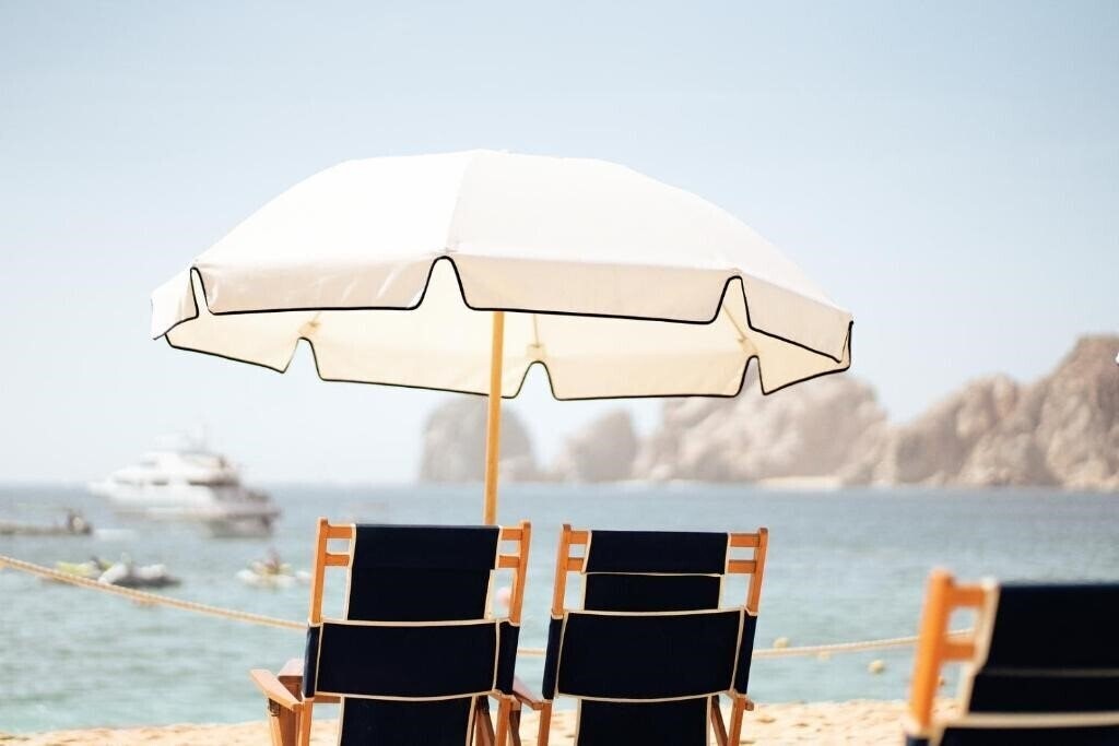 Отель Bahia Hotel And Beach Club 3*