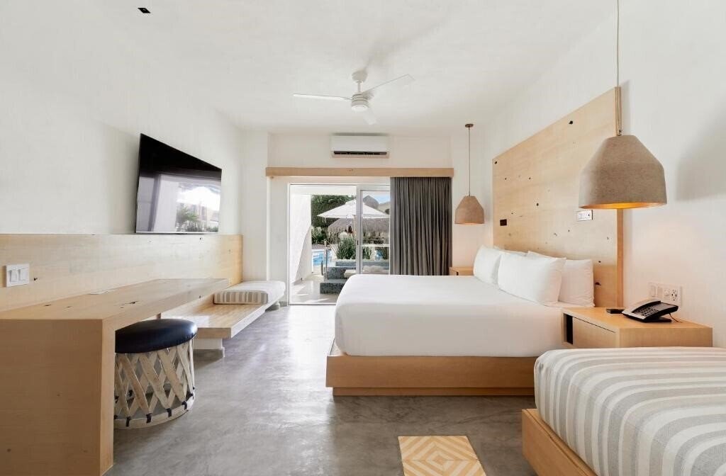 Фото Bahia Hotel And Beach Club 3*