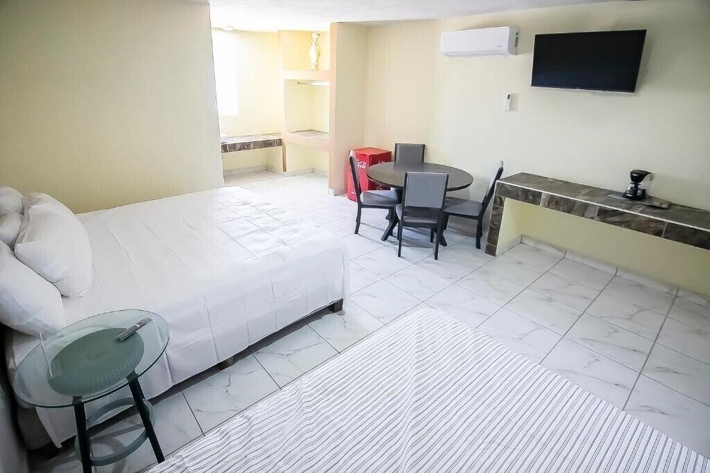Зображення OYO Hotel Plaza Las Torres, Cabo San Lucas 2*