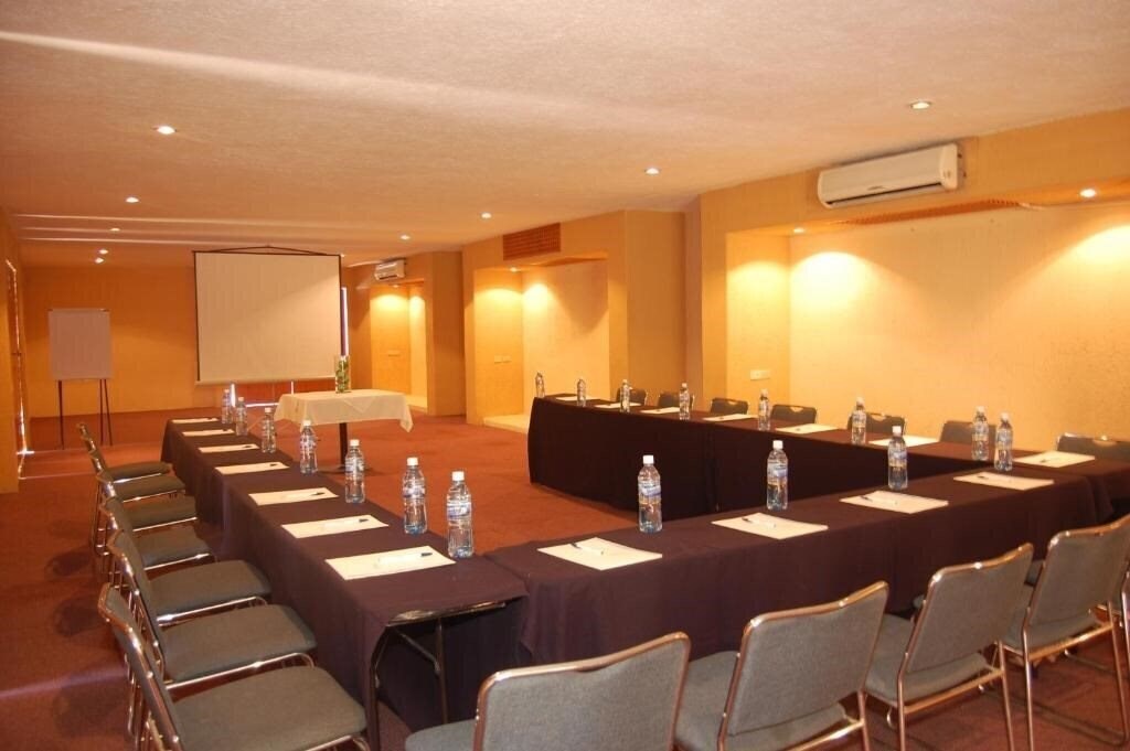 Фото Hotel Los Patios 4*
