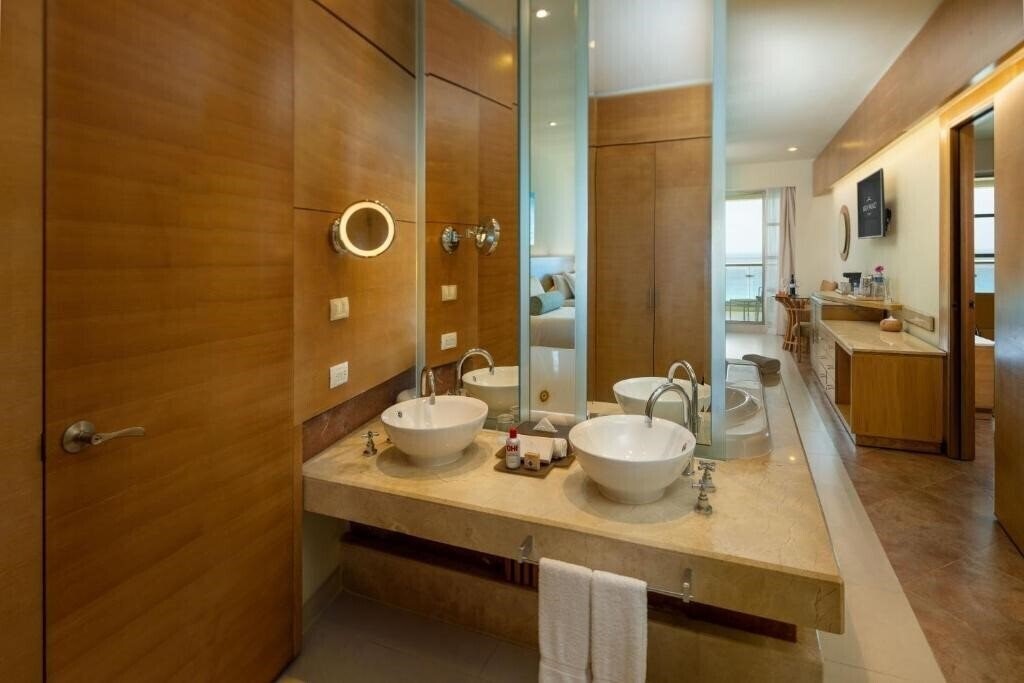 Фотографія Beach Palace 5*