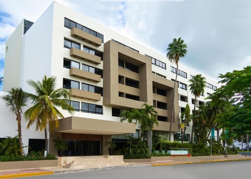 Готель Oasis Smart 3*