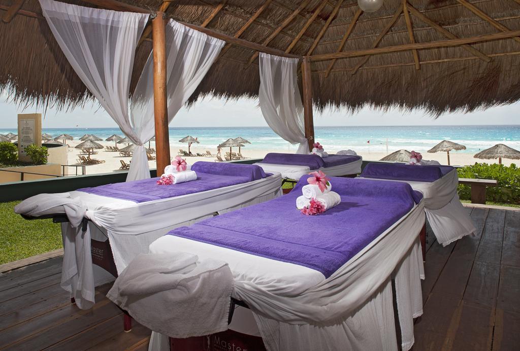 Изображение Emporio Hotel & Suites Cancun 4*