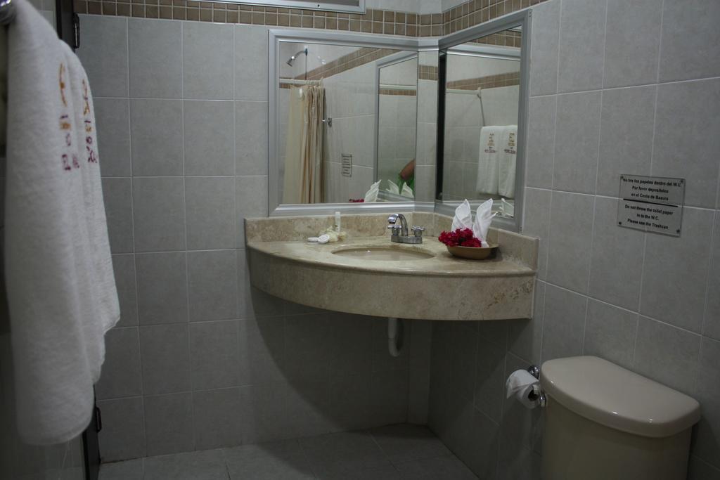 Фотография Colonial Cancun 3*