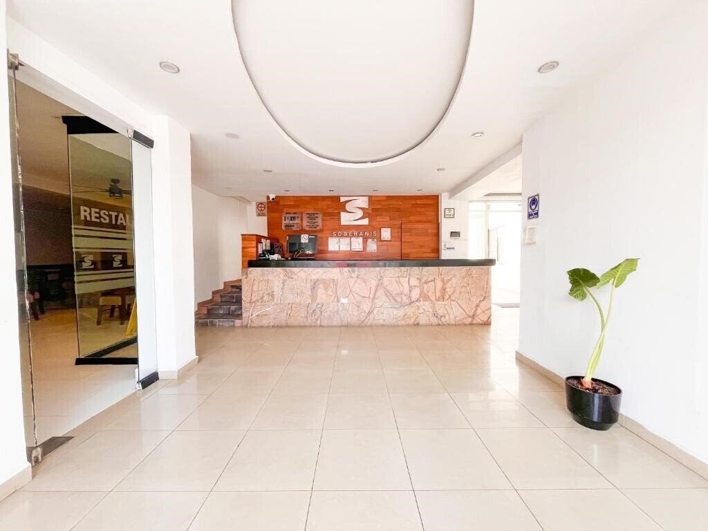 Готель Soberanis Hostal 3*