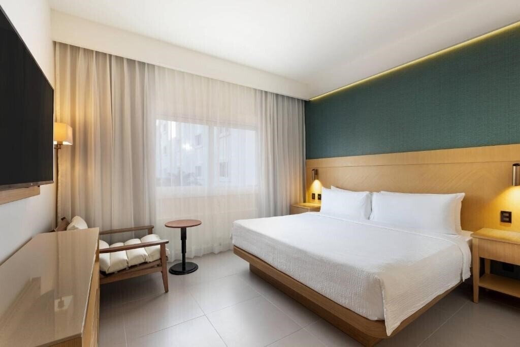 Фото Courtyard By Marriott Cancun 4*