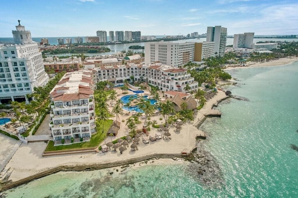 Отель Fiesta Americana Villas Cancun 5*