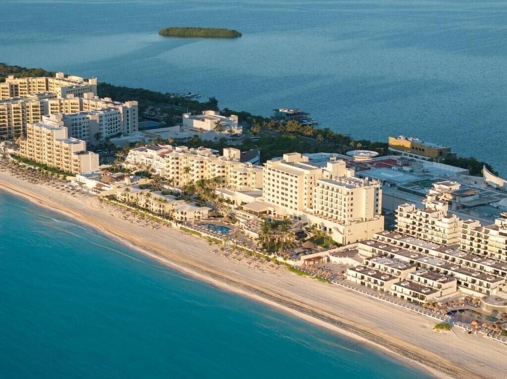 Фото Barcelo Tucancun Beach 4*