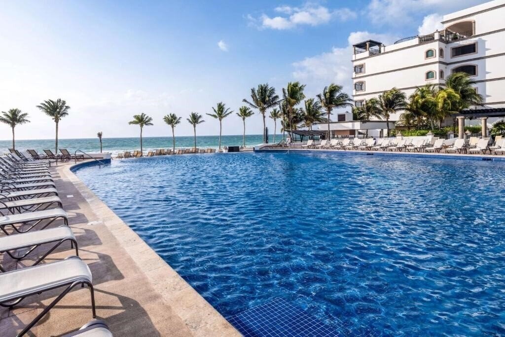 Фото Grand Residences Riviera Cancun 5*