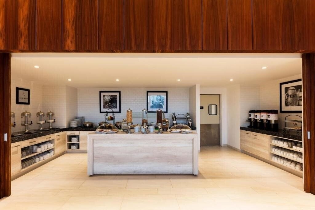 Готель Hampton Inn By Hilton Cancun Cumbres 4*