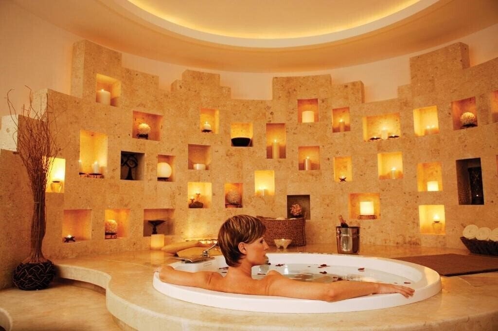 Фото Altitude By Krystal Grand Punta Cancun 5*