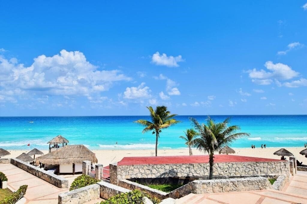 Отель Solymar Beach & Resort 4*