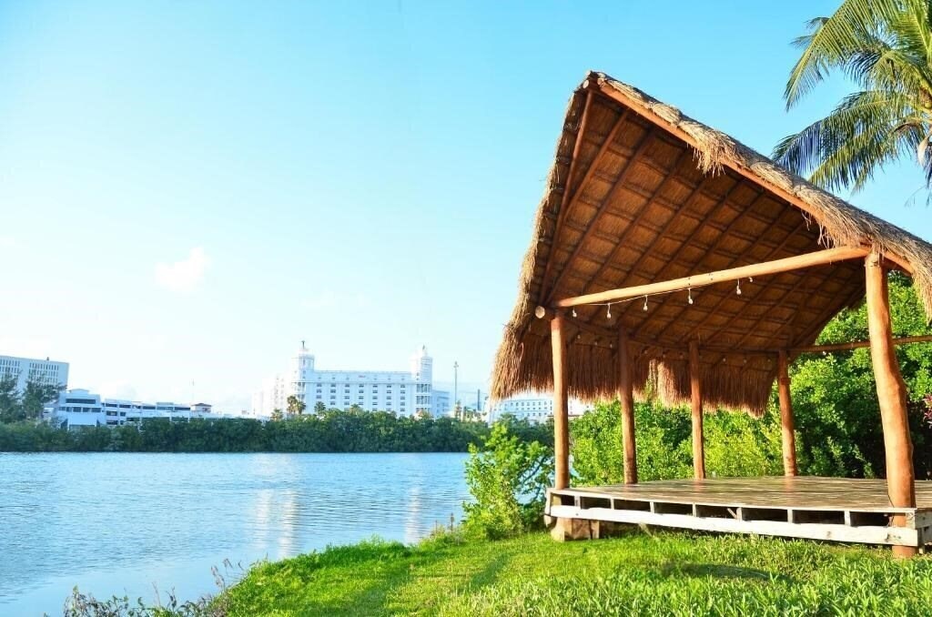 Картинка Selina Cancun Hotel Zone 4*