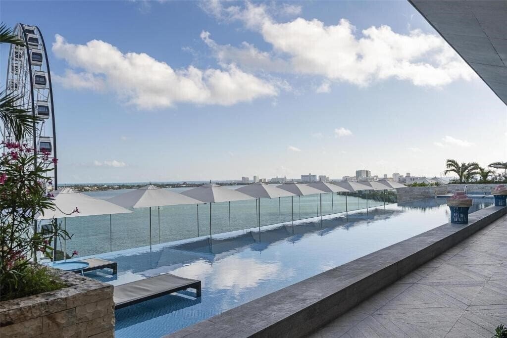 Готель Canopy By Hilton Cancun La Isla 4*