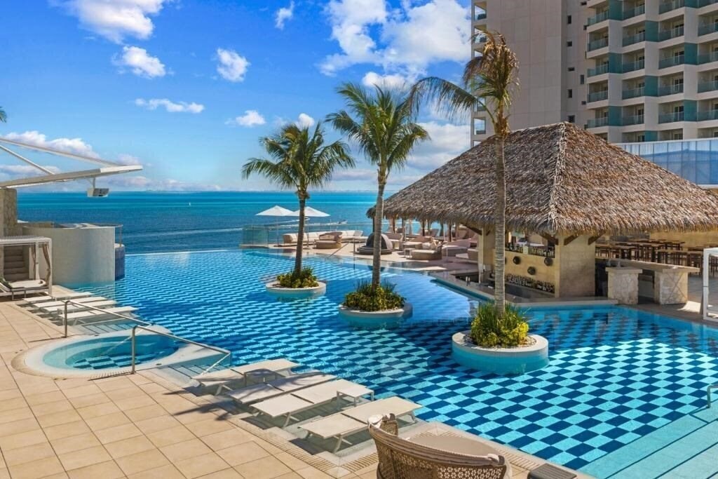 Отель Amare Cancun Adults Only All-Inclusive Resort, Curio by Hilton 5*