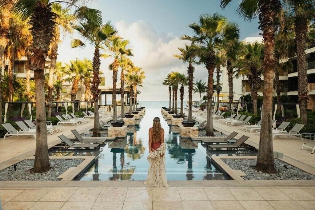 Готель Breathless Cancun Soul Resort & Spa 5*