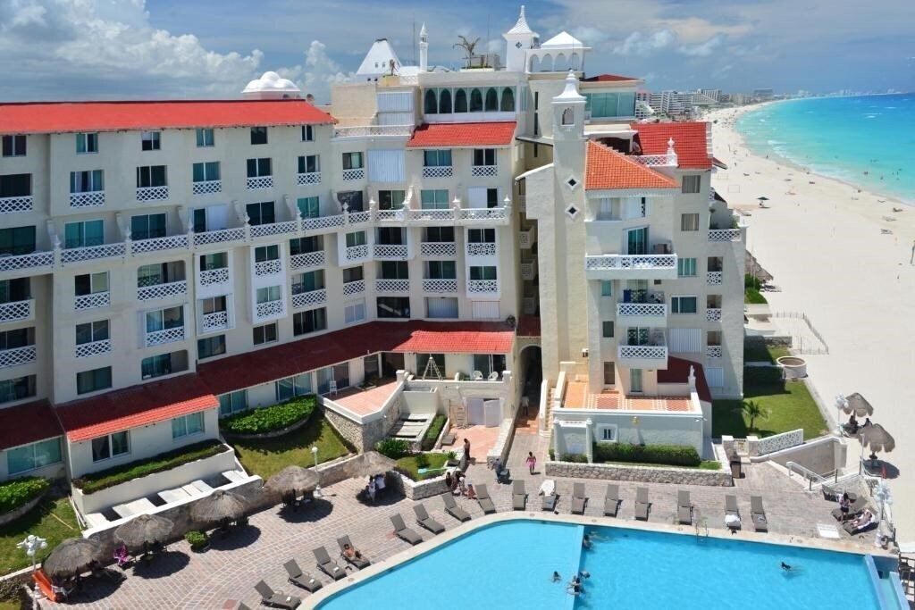 Отель Bsea Cancun Plaza 3*
