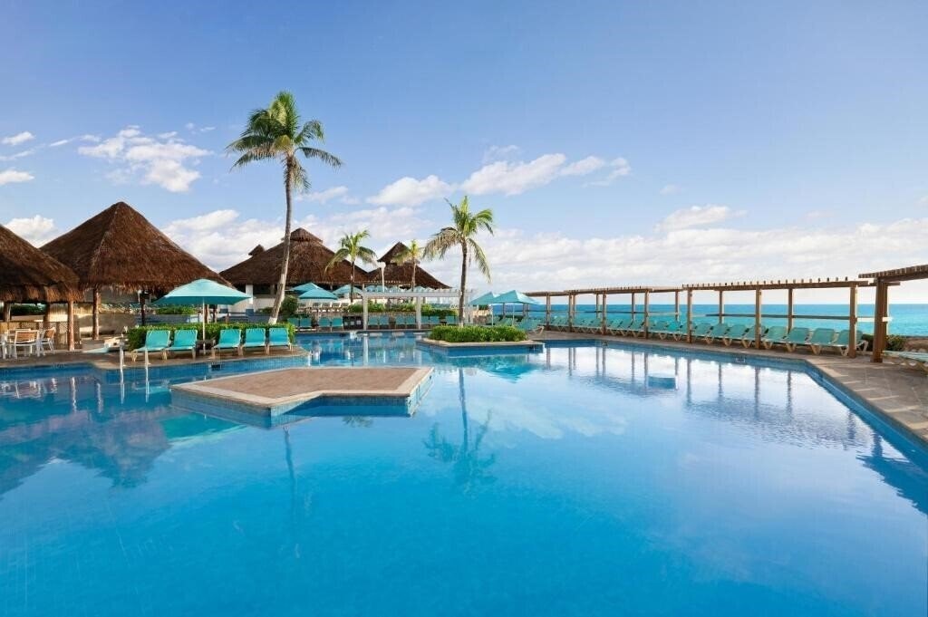 Фото Club Royal Solaris Cancun - Premier All Inclusive 4*