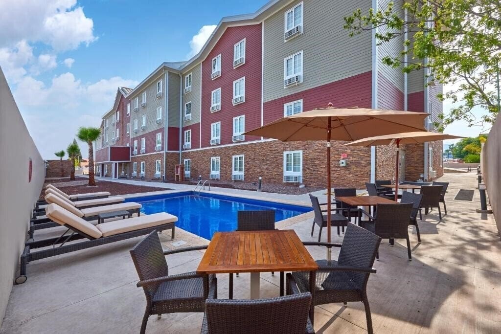 Отель Extended Suites Cancun Cumbres 4*