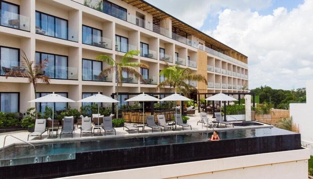 Фотография Hive Cancun By G Hotels 3*