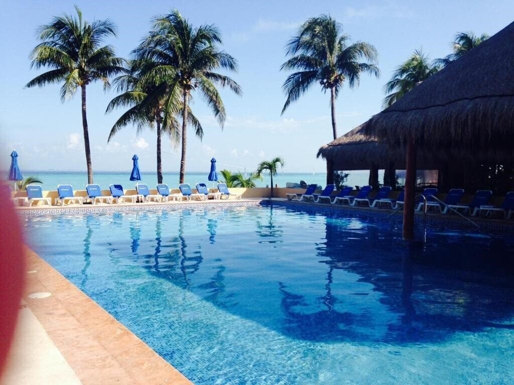 Фото Nautibeach Condos 3*
