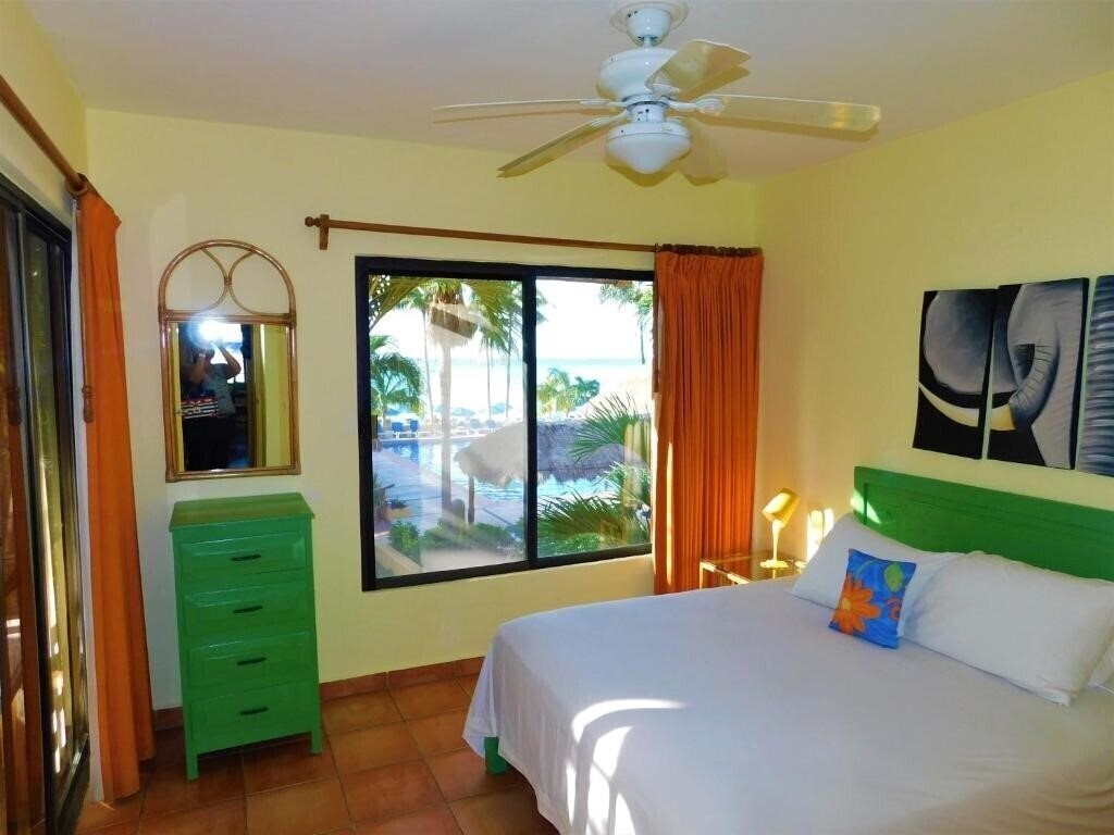 Готель Nautibeach Condos 3*