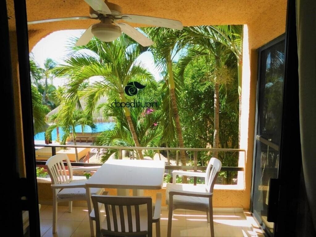 Фотографія Nautibeach Condos 3*