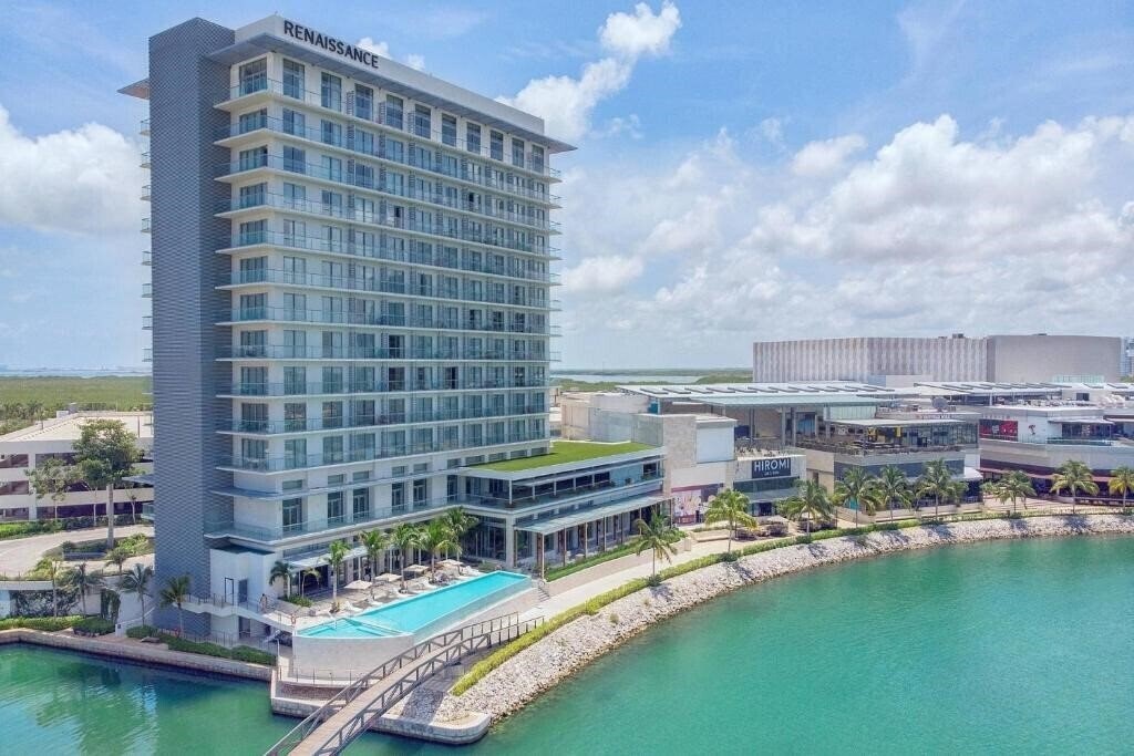 Отель Renaissance Cancun Resort & Marina 5*