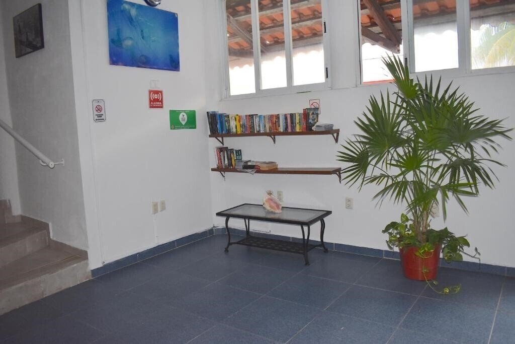 Фотография Plaza Almendros 3*