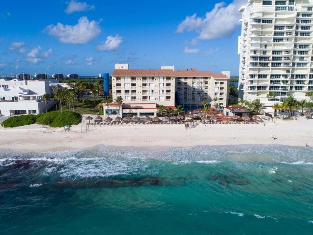 Готель Raintree'S Club Regina Cancun 4*